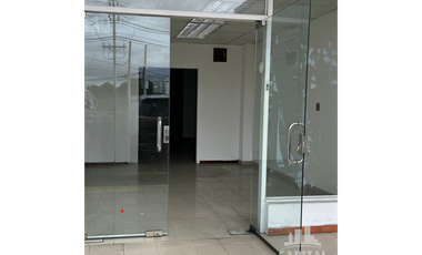 LOCAL EN ALQUILER FRENTE AL METRO DE BRISAS