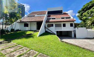 OPORTUNIDAD SE VENDE CASA TIPO CHALET EN COCO DEL MAR (MC)