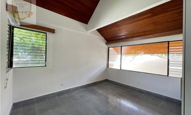OPORTUNIDAD SE VENDE CASA TIPO CHALET EN COCO DEL MAR (MC)