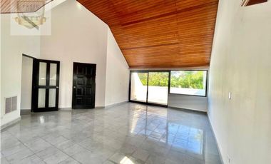 OPORTUNIDAD SE VENDE CASA TIPO CHALET EN COCO DEL MAR (MC)