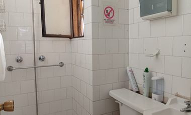 ARRIENDO CASA CON USO COMERCIAL 2D+2B METRO TRINIDAD