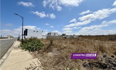 Lote esquinero en Urbanización Cristal Azul 4 – Sur de Manta