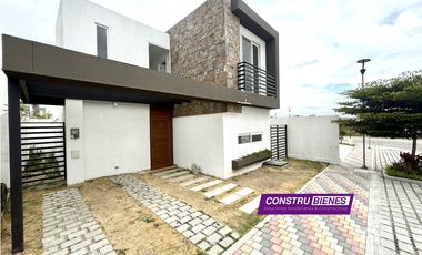 Casa Nueva con Dormitorio en Planta Baja en Portomanta – Manta