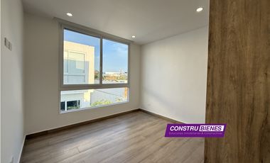 Casa nueva en Urbanización Portomanta, 4 dormitorios al Sur de Manta