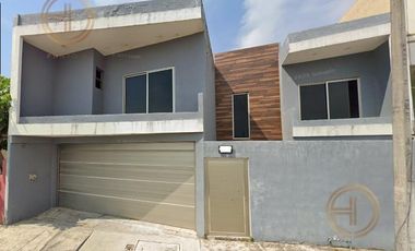 CASA EN FRACCIONAMIENTO PUENTE MORENO VERACRUZ.