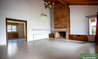 Casa Nivel Gerencial en alquiler en barrio privado Los Olivos, Centenario