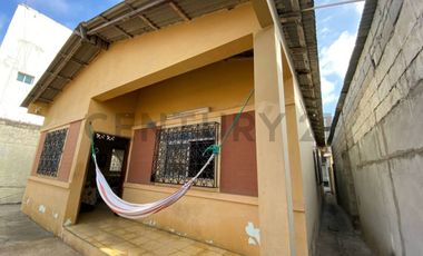 Casa en venta en La Libertad – ¡Ubicación estratégica! V. Vill