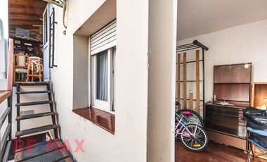 Excelente PH  tipo casa con cochera y Quincho.