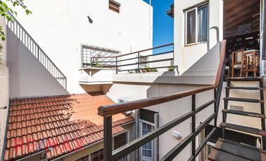 Excelente PH  tipo casa con cochera y Quincho.