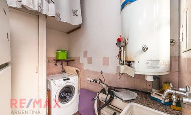 Excelente PH  tipo casa con cochera y Quincho.