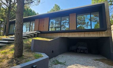 VENTA CASA COSTA ESMERALDA 5 AMBIENTES