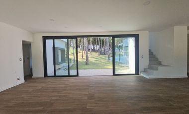 VENTA CASA COSTA ESMERALDA 5 AMBIENTES