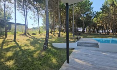 VENTA CASA COSTA ESMERALDA 5 AMBIENTES