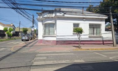 Casa y Local Comercial a dos cuadras del centro de la ciudad