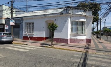 Casa y Local Comercial a dos cuadras del centro de la ciudad