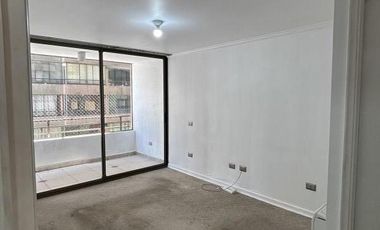 Vive a sólo 2  cuadras de Metro Santa Ana