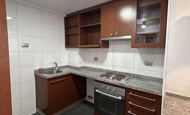 Vive a sólo 2  cuadras de Metro Santa Ana