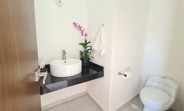 Casa en Venta Lomas del Dorado / frente a parque