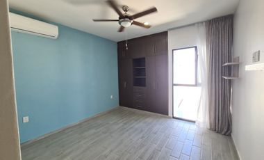 Casa en Venta Lomas del Dorado / frente a parque