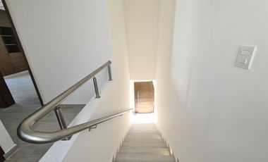 Casa en Venta Lomas del Dorado / frente a parque