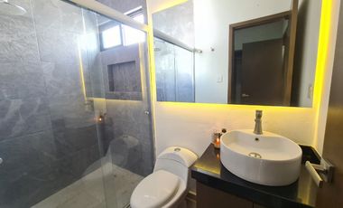 Casa en Venta Lomas del Dorado / frente a parque