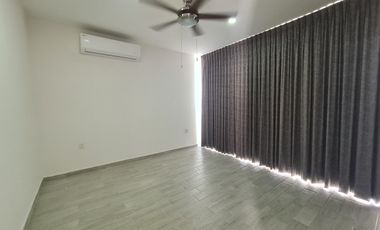 Casa en Venta Lomas del Dorado / frente a parque