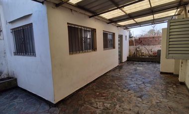 Casa en venta - 3 dormitorios 3 baños - 200mts2 - City Bell, La Plata