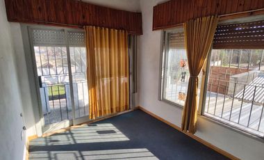 Casa en venta - 3 dormitorios 3 baños - 200mts2 - City Bell, La Plata