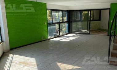 Local en  Ituzaingo Norte frente a la plaza