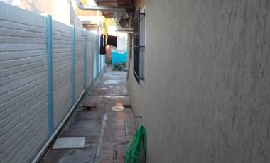 Casa en venta - 3 dormitorios, 2 baños - 260mts2 sobre lote de 296mts2 - Juan María Gutiérrez