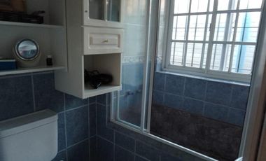 Casa en venta - 3 dormitorios, 2 baños - 260mts2 sobre lote de 296mts2 - Juan María Gutiérrez