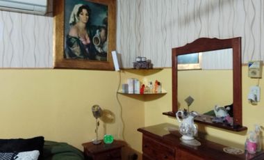 Casa en venta - 3 dormitorios, 2 baños - 260mts2 sobre lote de 296mts2 - Juan María Gutiérrez