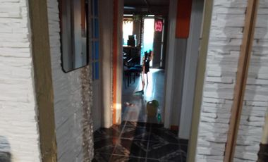 Casa en venta - 3 dormitorios, 2 baños - 260mts2 sobre lote de 296mts2 - Juan María Gutiérrez