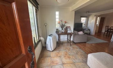 CASA AMPLIA EN VILLA SANTA CAROLINA CON GRAN TERRENO