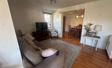 CASA AMPLIA EN VILLA SANTA CAROLINA CON GRAN TERRENO