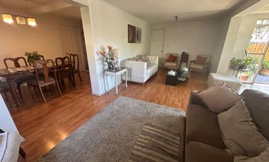 CASA AMPLIA EN VILLA SANTA CAROLINA CON GRAN TERRENO