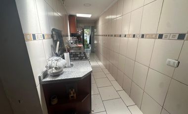 CASA AMPLIA EN VILLA SANTA CAROLINA CON GRAN TERRENO