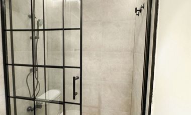 Departamento en arriendo c/ estacionamiento en Villa El Dorado