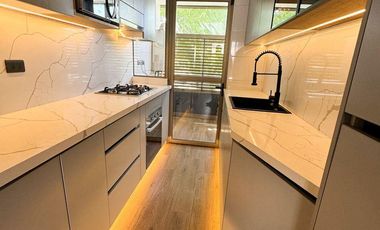 Departamento en arriendo c/ estacionamiento en Villa El Dorado