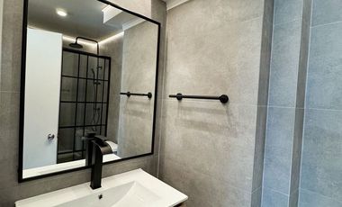 Departamento en arriendo c/ estacionamiento en Villa El Dorado