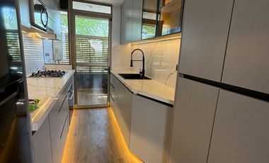 Departamento en arriendo c/ estacionamiento en Villa El Dorado