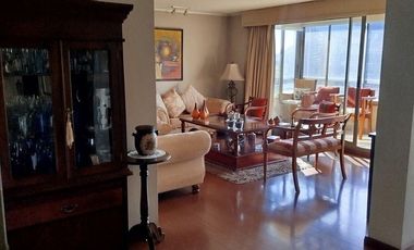 Departamento en arriendo c/ estacionamiento en Parque Arauco