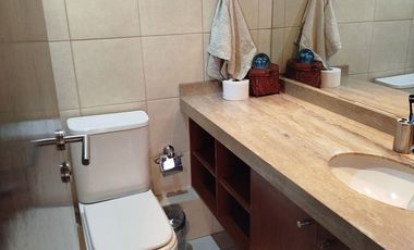 Departamento en arriendo c/ estacionamiento en Parque Arauco