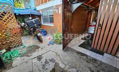 CONVERSABLE CASA EN VENTA 3D1B EXCELENTE UBICACIÓN