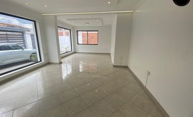 Casa de arriendo en Paucarbamba – código:22111