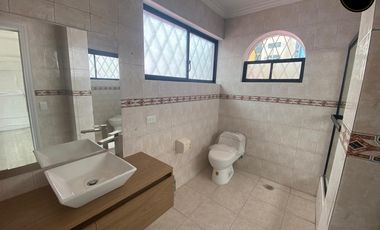 Casa de arriendo en Paucarbamba – código:22111