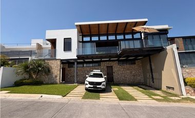 TEQUES CASA EN VENTA/RENTA CON VISTA AL LAGO “5