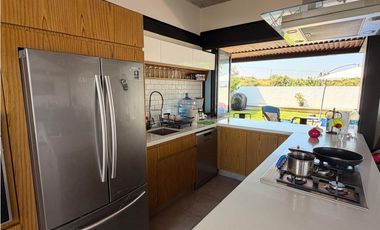 TEQUES CASA EN VENTA/RENTA CON VISTA AL LAGO “5