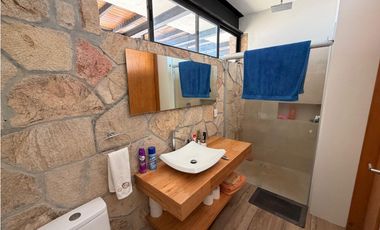 TEQUES CASA EN VENTA/RENTA CON VISTA AL LAGO “5