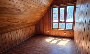 EXCELENTE CASA DE 4 DORMITORIOS EN LOMAS DE MIRASUR